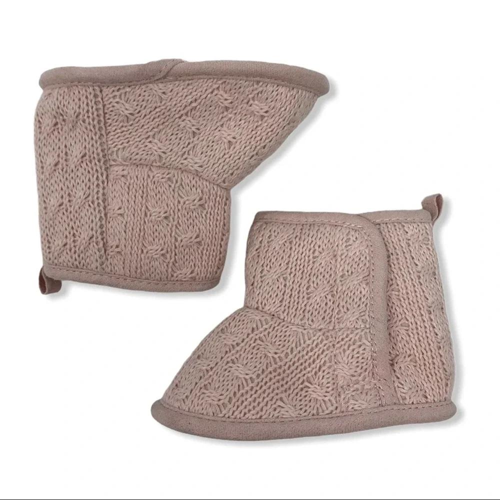 Pink cable knit‎ booties faux fur lined 0-3 month